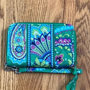 Vera Bradley Zip Around Wristlet Wallet in Emerald Paisley - EUC!